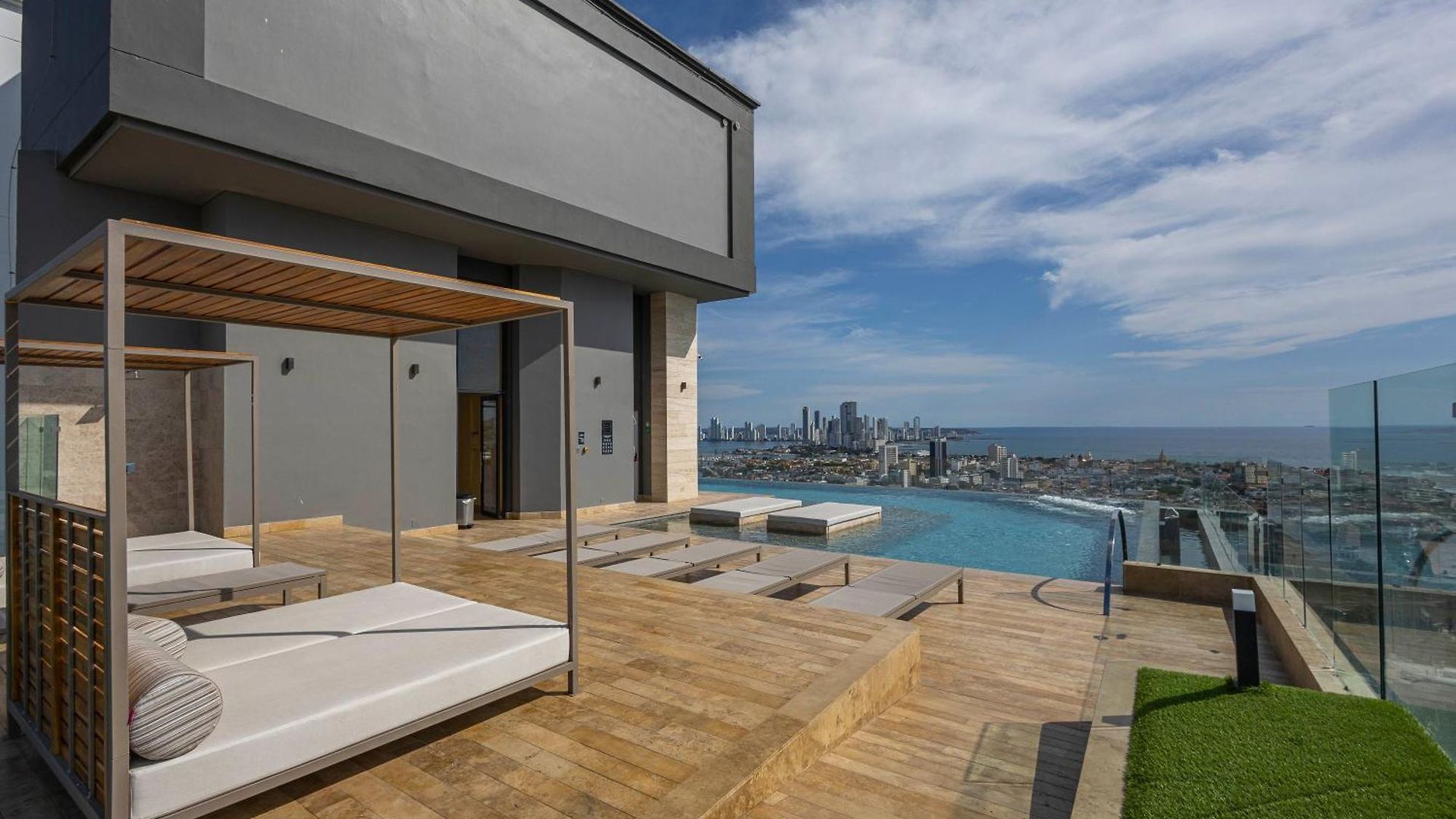 Apartamento New Apartment, Rooftop Pool View, - Visitors Not Allowed