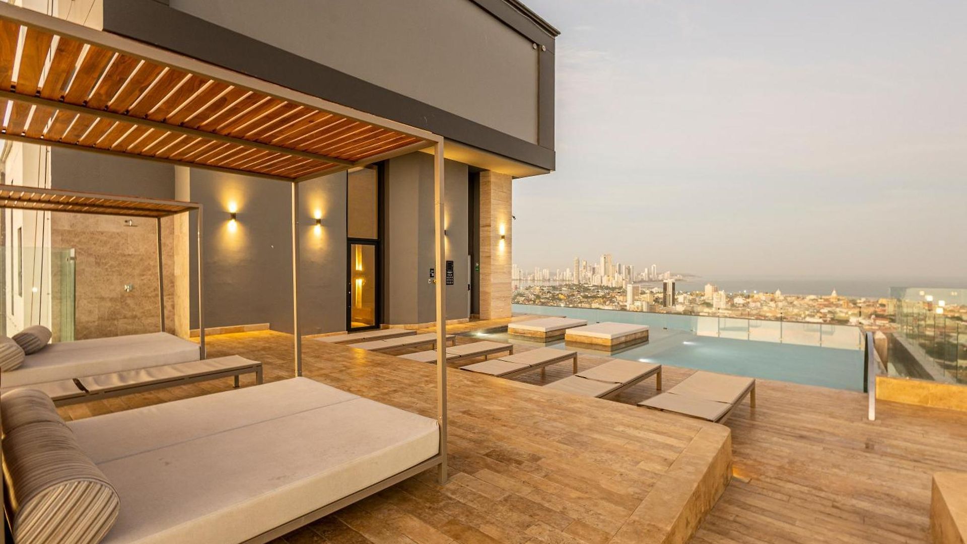 New Apartment, Rooftop Pool View, - Visitors Not Allowed * Cartagena