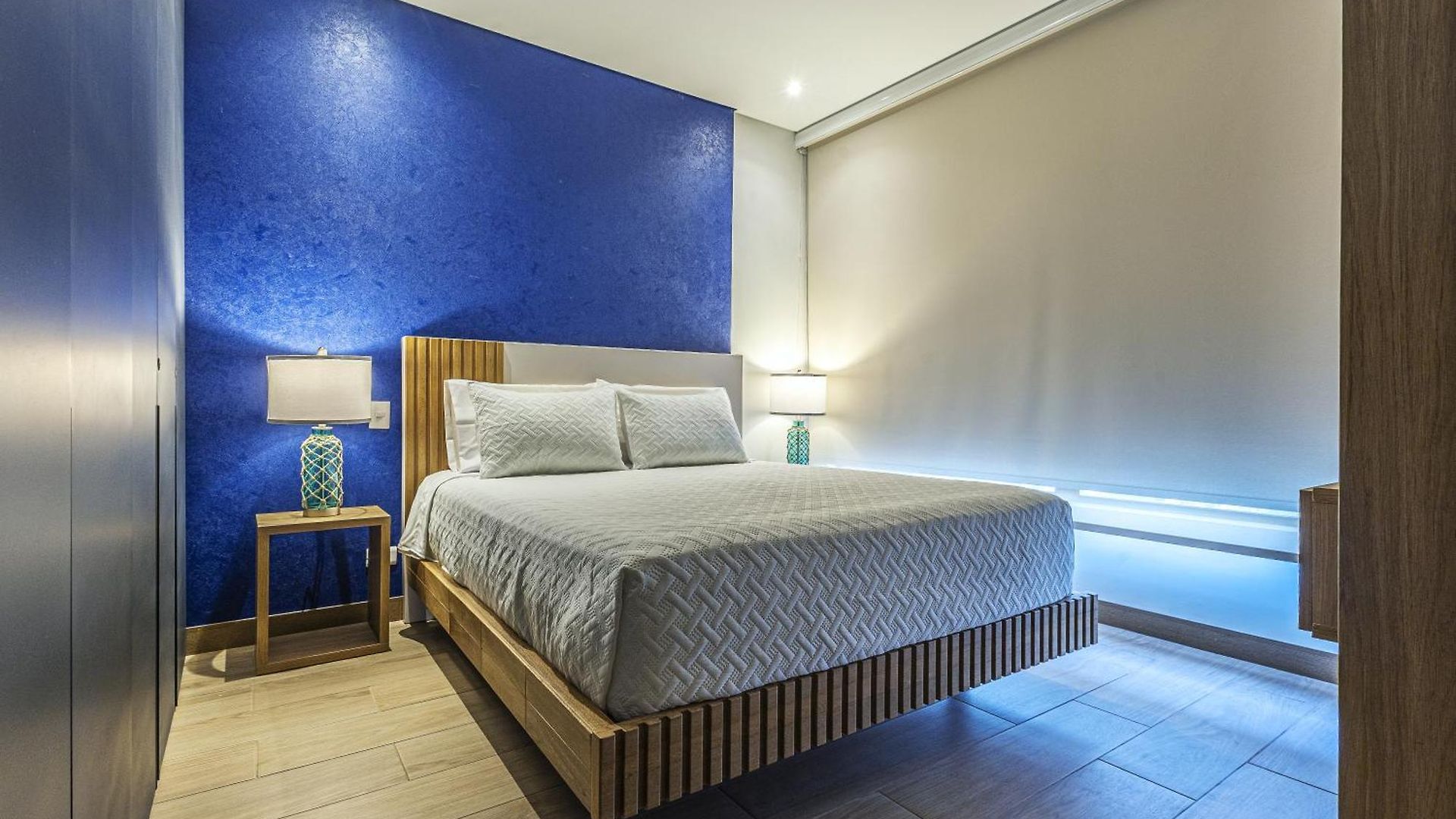 Apartamento New Apartment, Rooftop Pool View, - Visitors Not Allowed *