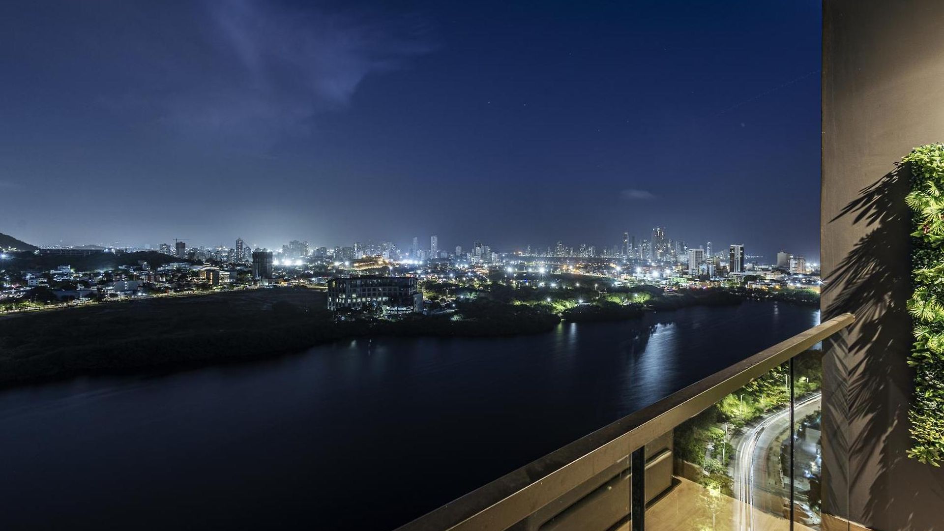 Apartamento New Apartment, Rooftop Pool View, - Visitors Not Allowed *