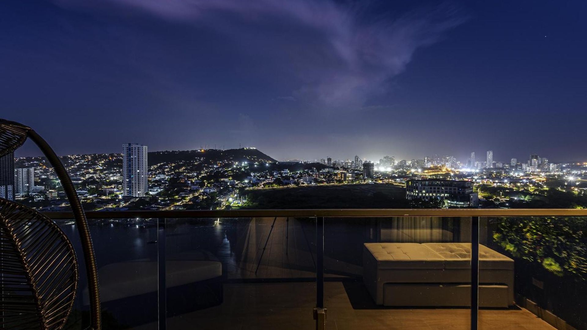 Apartamento New Apartment, Rooftop Pool View, - Visitors Not Allowed