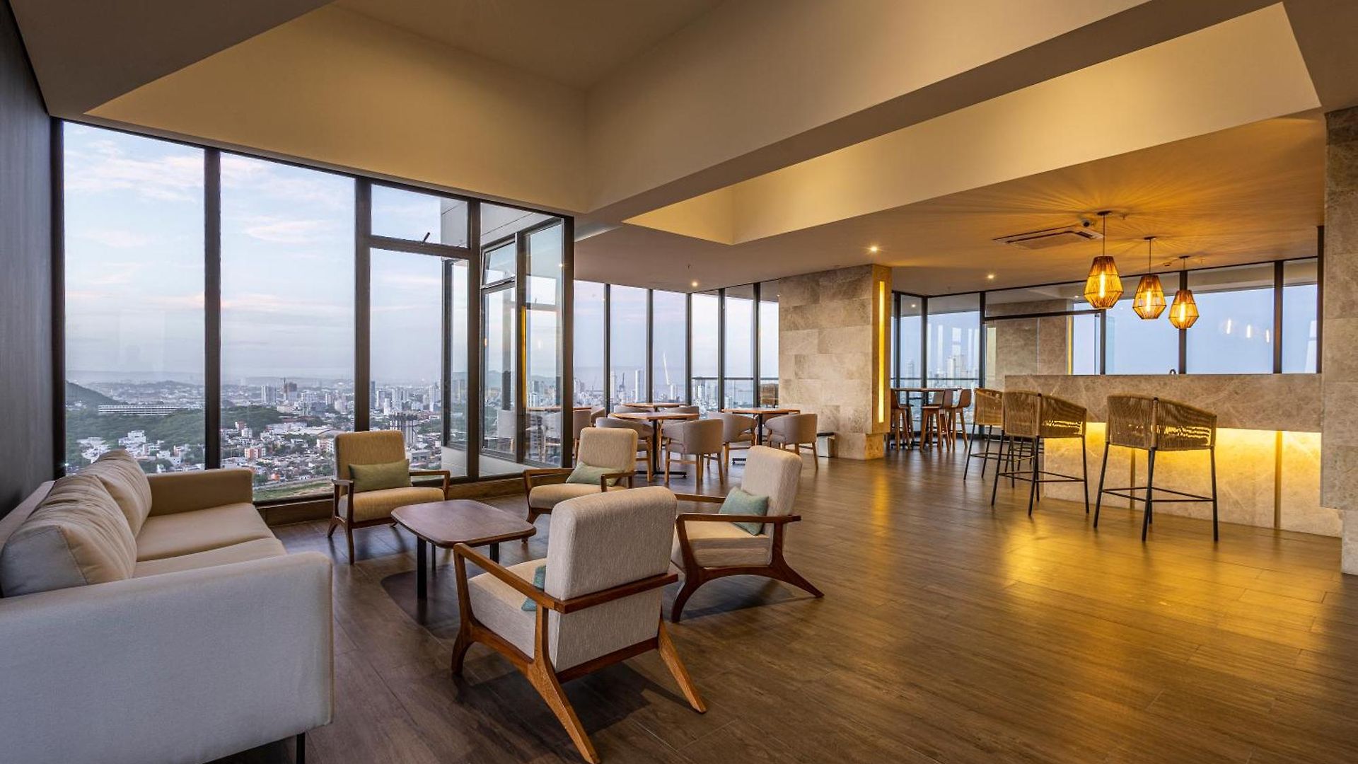 New Apartment, Rooftop Pool View, - Visitors Not Allowed *