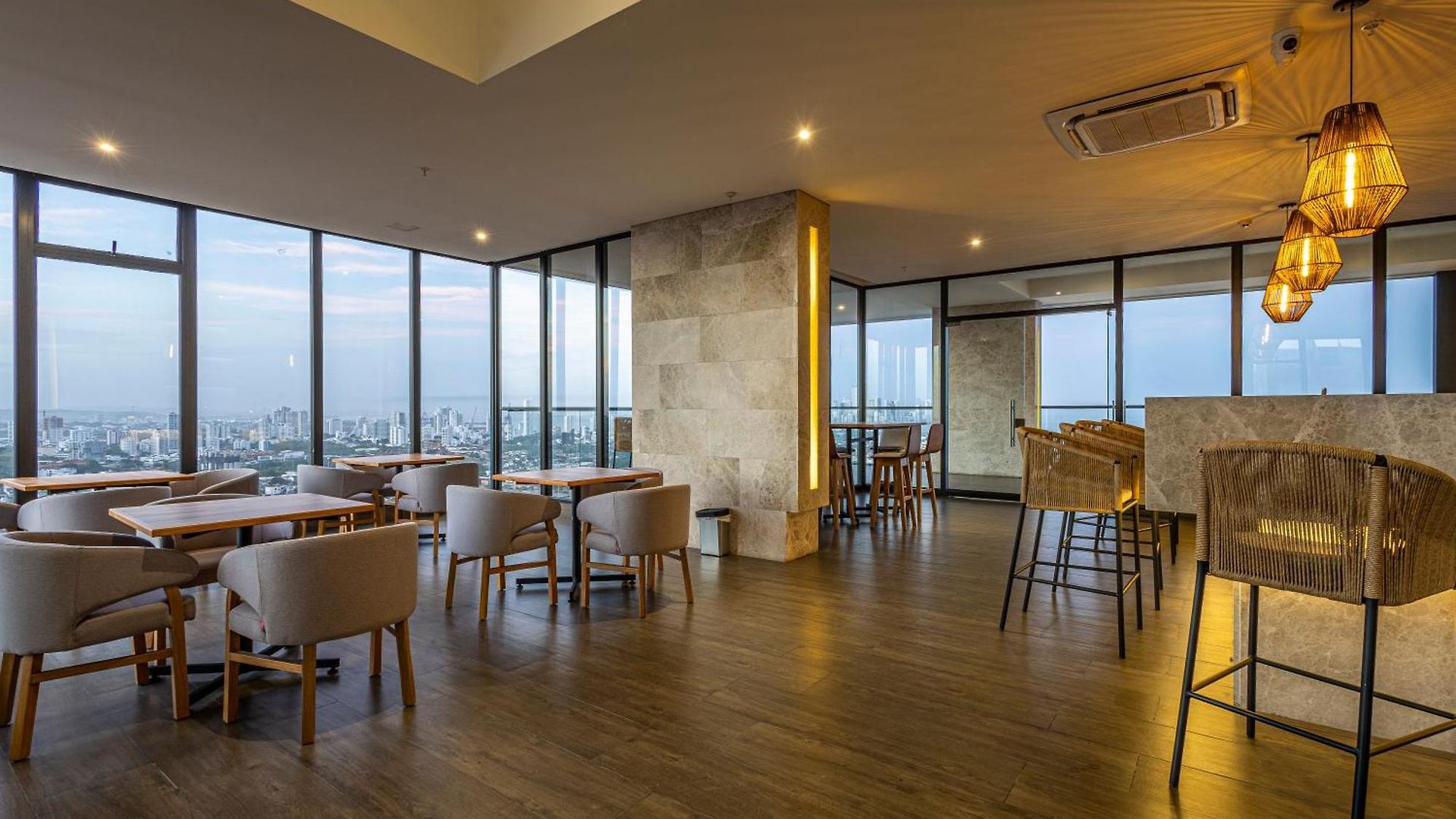 Apartamento New Apartment, Rooftop Pool View, - Visitors Not Allowed *