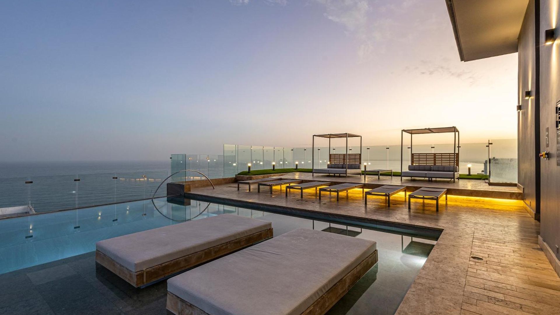 New Apartment, Rooftop Pool View, - Visitors Not Allowed Apartamento *