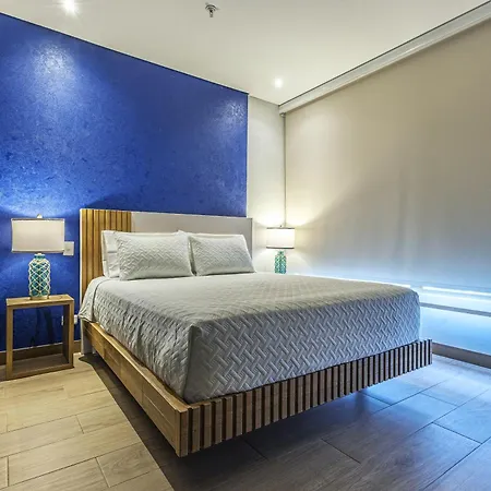 Apartamento New Apartment, Rooftop Pool View, - Visitors Not Allowed *