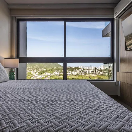 New Apartment, Rooftop Pool View, - Visitors Not Allowed Apartamento