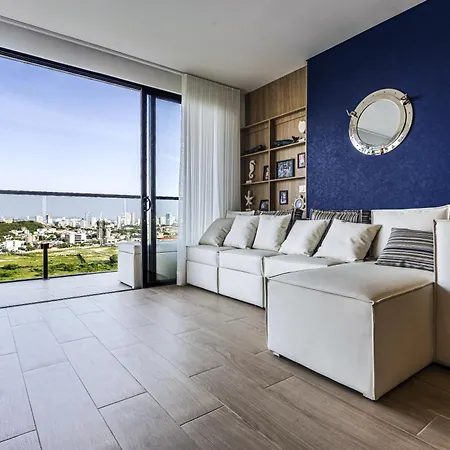 New Apartment, Rooftop Pool View, - Visitors Not Allowed Apartamento
