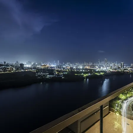 Apartamento New Apartment, Rooftop Pool View, - Visitors Not Allowed *