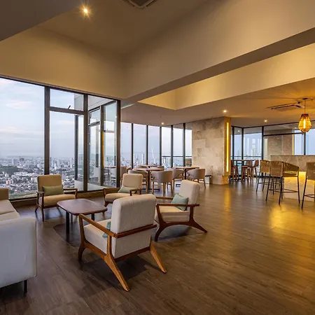 New Apartment, Rooftop Pool View, - Visitors Not Allowed *