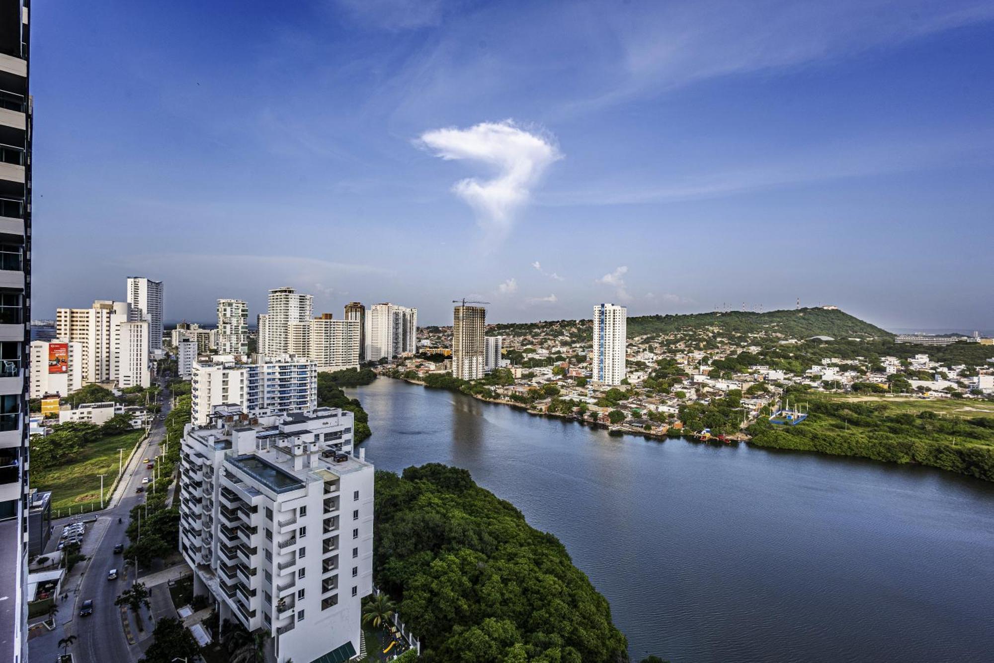 Apartamento New Apartment, Rooftop Pool View, - Visitors Not Allowed *